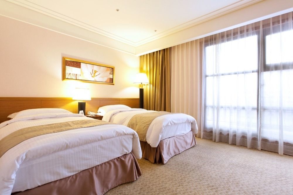 Fullon Hotel Taoyuan Esterno foto